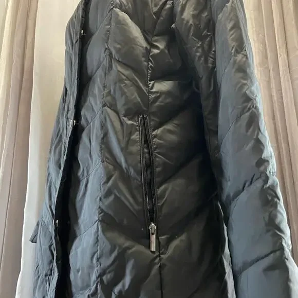 Women's Black Quilted Coat - Picture 4 of 10